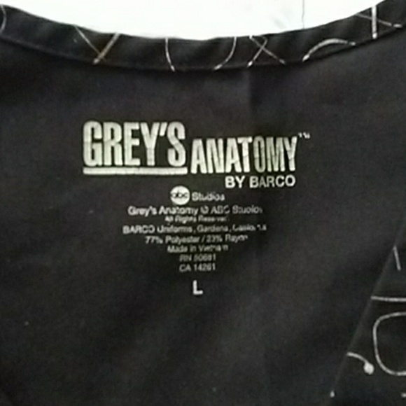 Scrub top - Picture 2 of 4